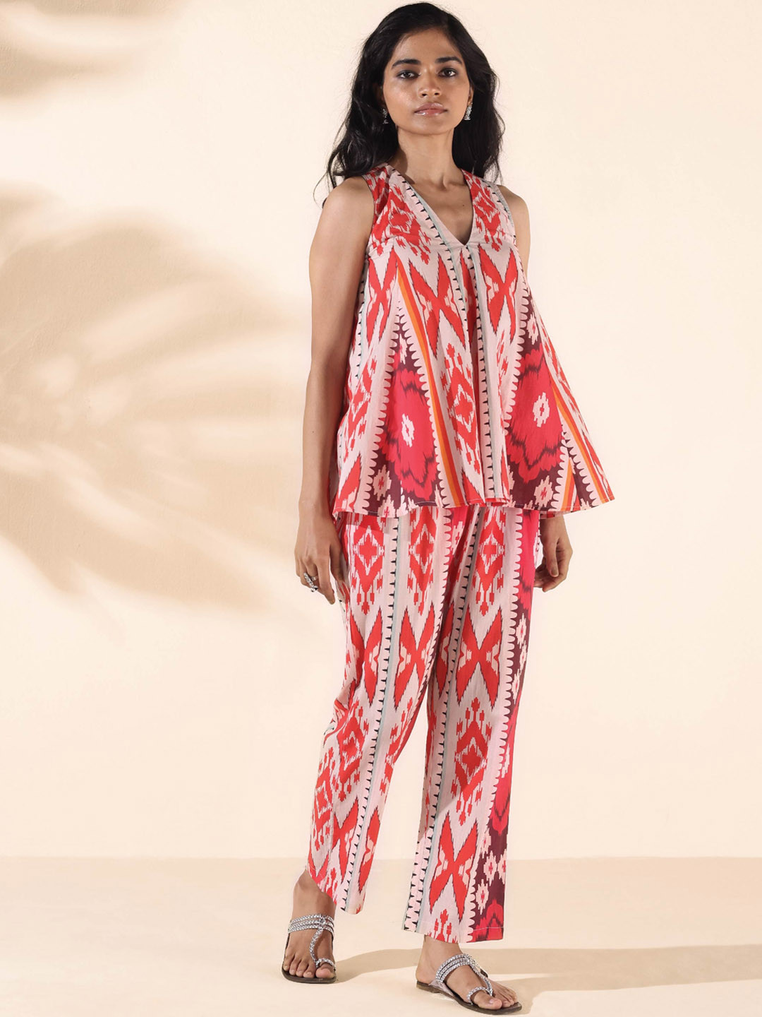 trueBrowns Maroon Ikat Printed Cotton V-Neck Top With Trousers Flared Co-Ords