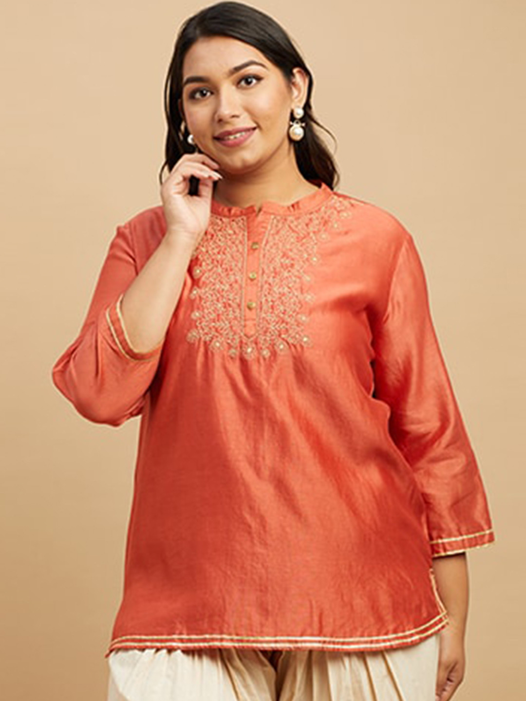 Big Hello - The Plus Life Tribal Embroidered Mandarin Collar Thread Work Straight Kurti