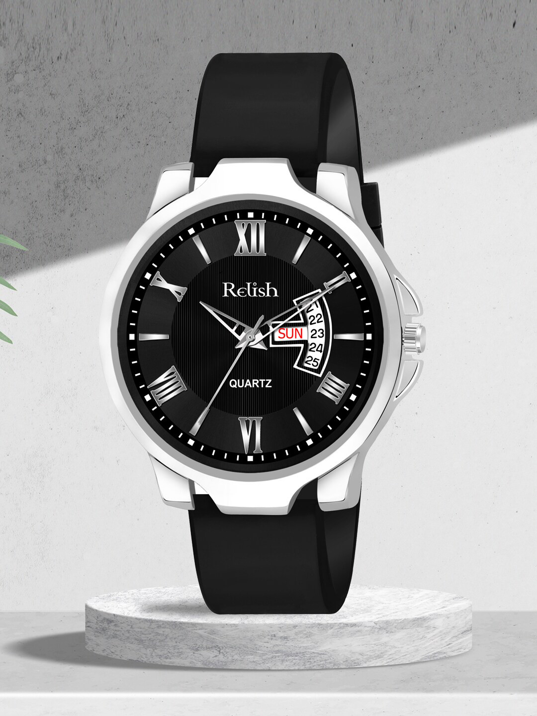 Relish Men Brass Dial Bracelet Style Straps Analogue Watch RE-NSSW504