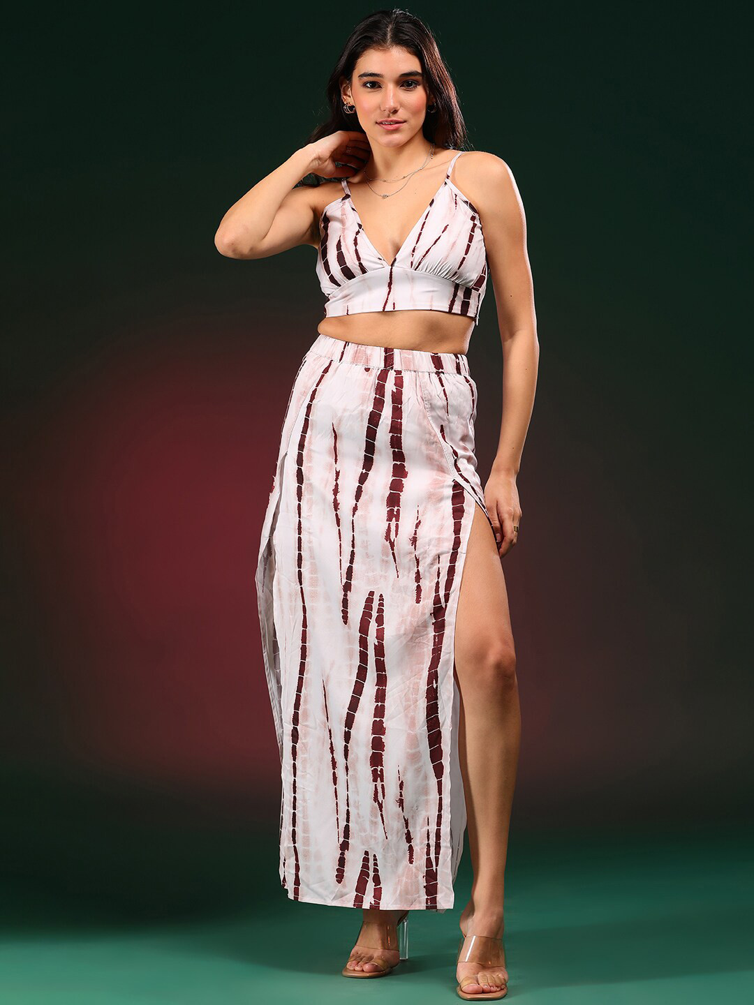 Stylecast X Kotty White Abstract Printed V-Neck Crop Top & Skirt