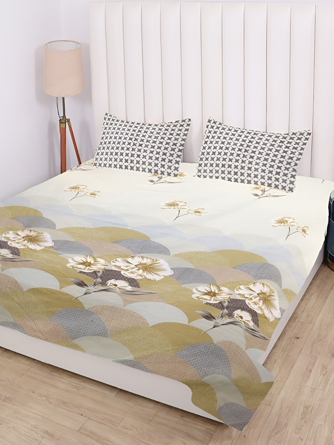 RD TREND Cream Floral Cotton 210 TC Super King Superfine Bedsheet with 2 Pillow Covers-182 x 198 cm