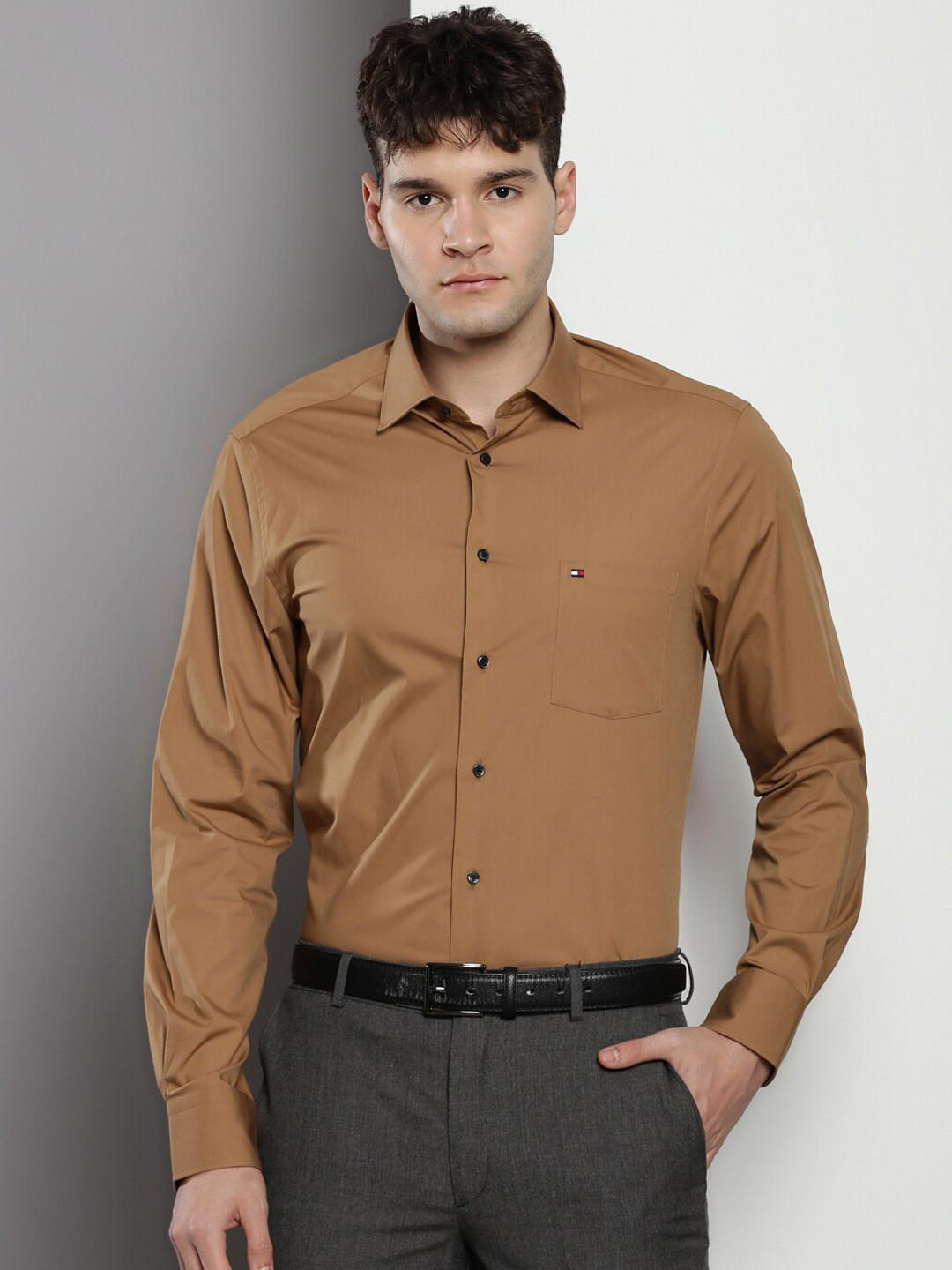 Tommy Hilfiger Opaque Spread Collar Regular Sleeves Patch Pocket Cotton Casual Shirt