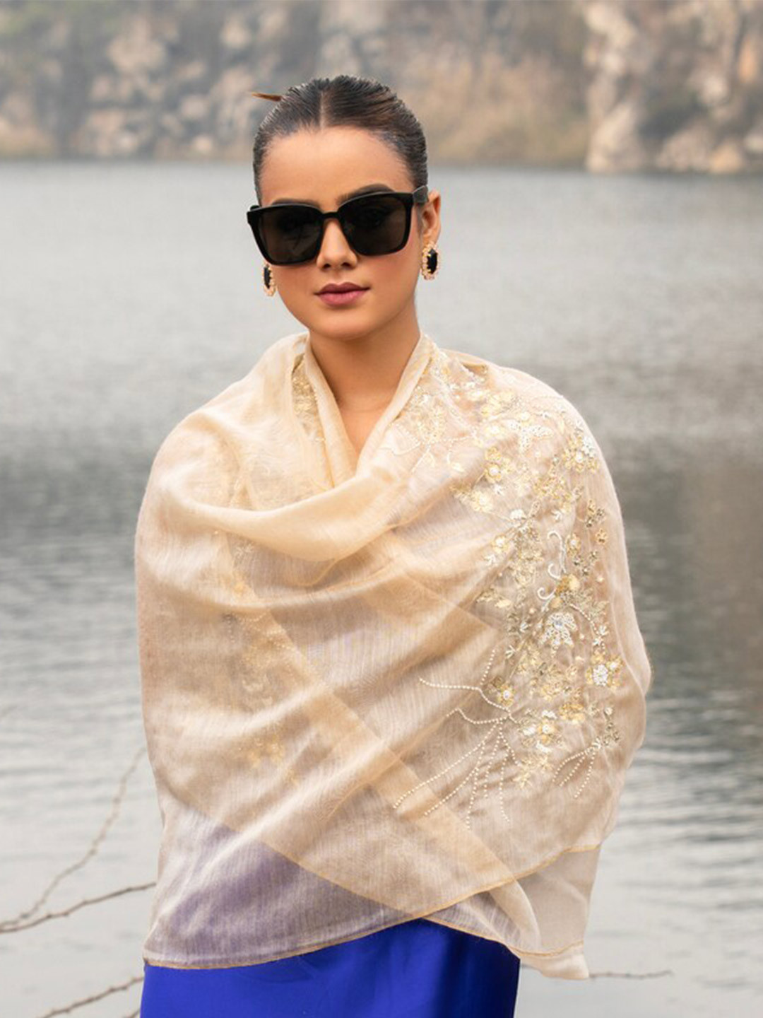 MODARTA Embroidered Wool Silk Stole