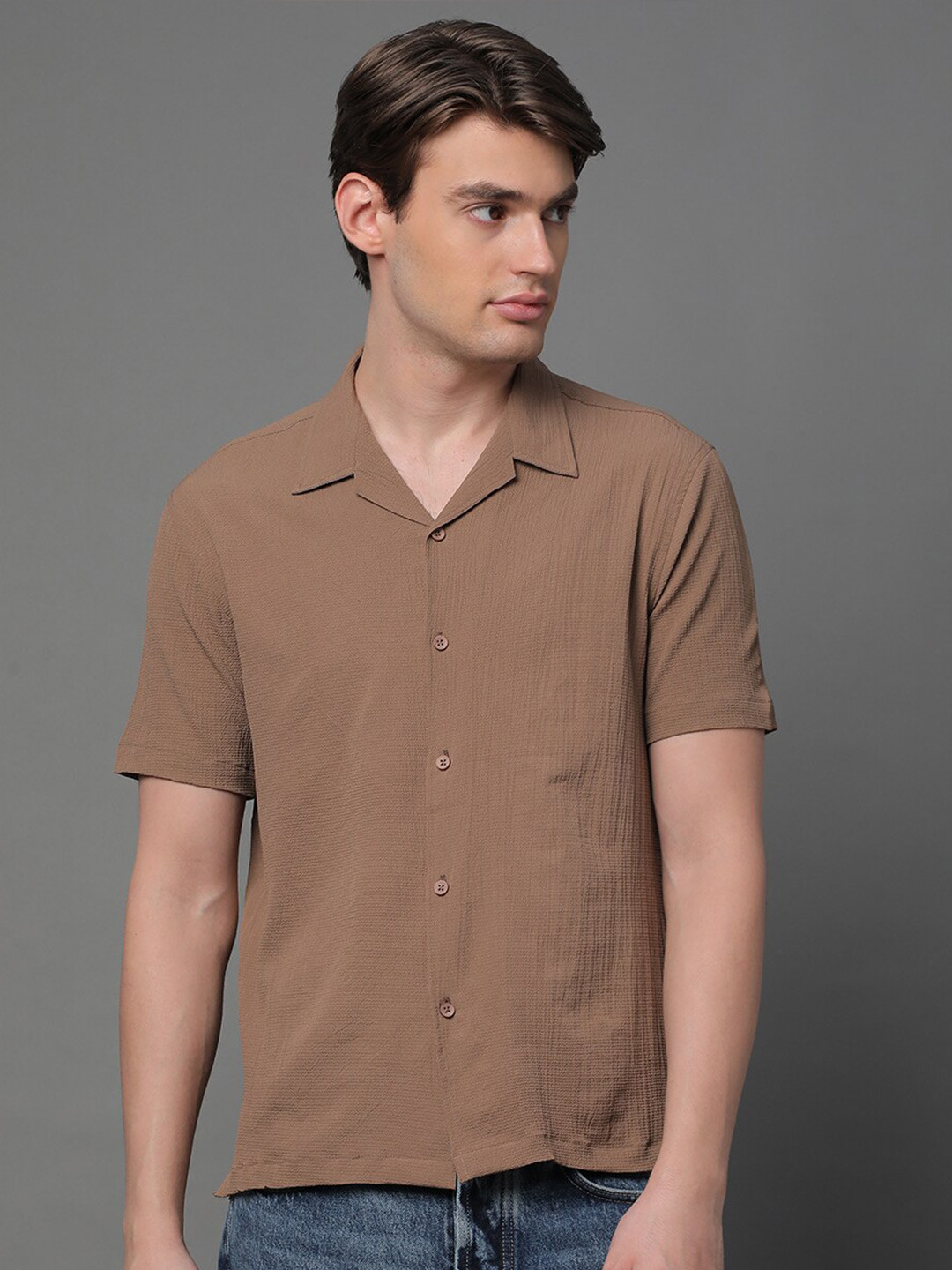 Voroxy Spread Collar Short Sleeves Relaxed Regular Fit Casual Shirt