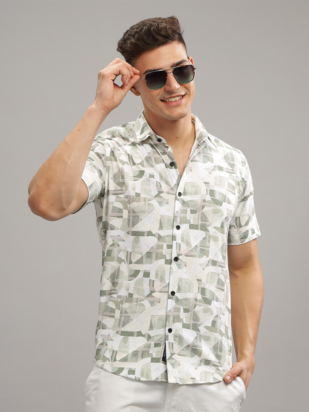 PAUL STREET Spread Collar Short Sleeves Standard Slim Fit Camouflage Printed Casual Shirt