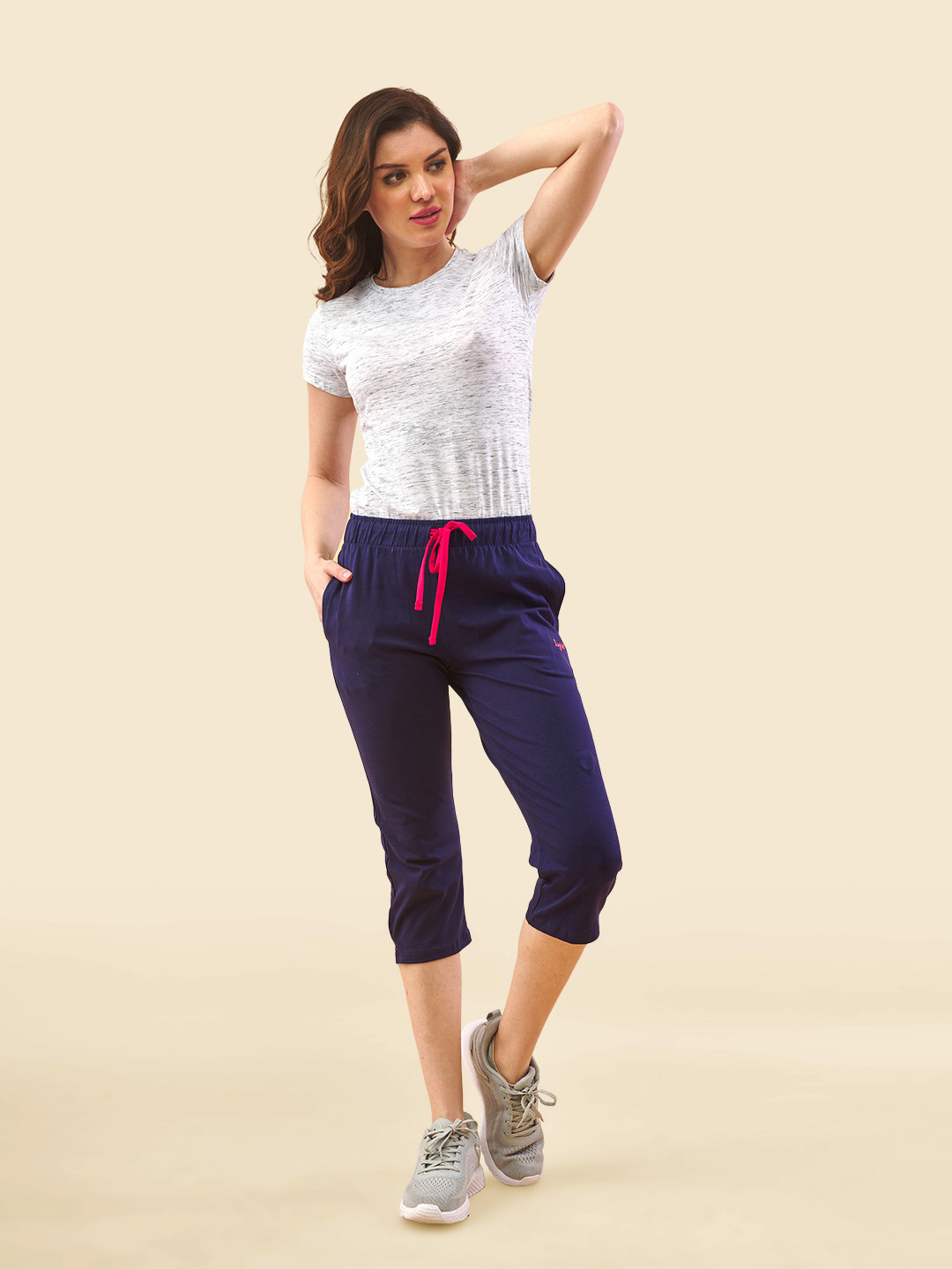 LYRA Women Mid-Rise Cotton Three-Fourth Track Pants