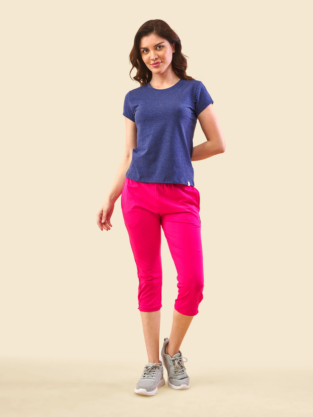 LYRA Women Mid-Rise Three-Fourth Length Track Pants