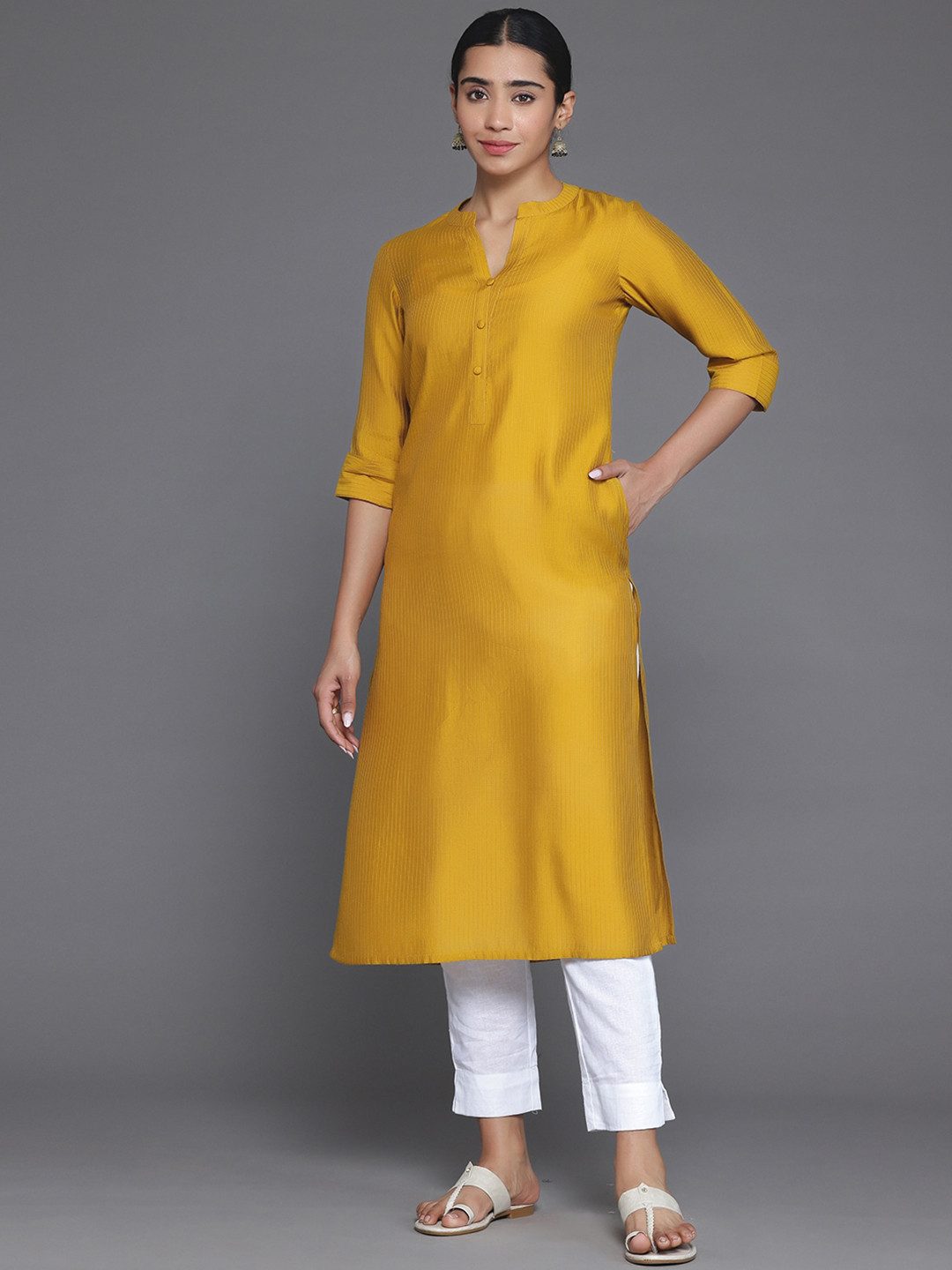 Libas Mandarin Collar Straight Kurta