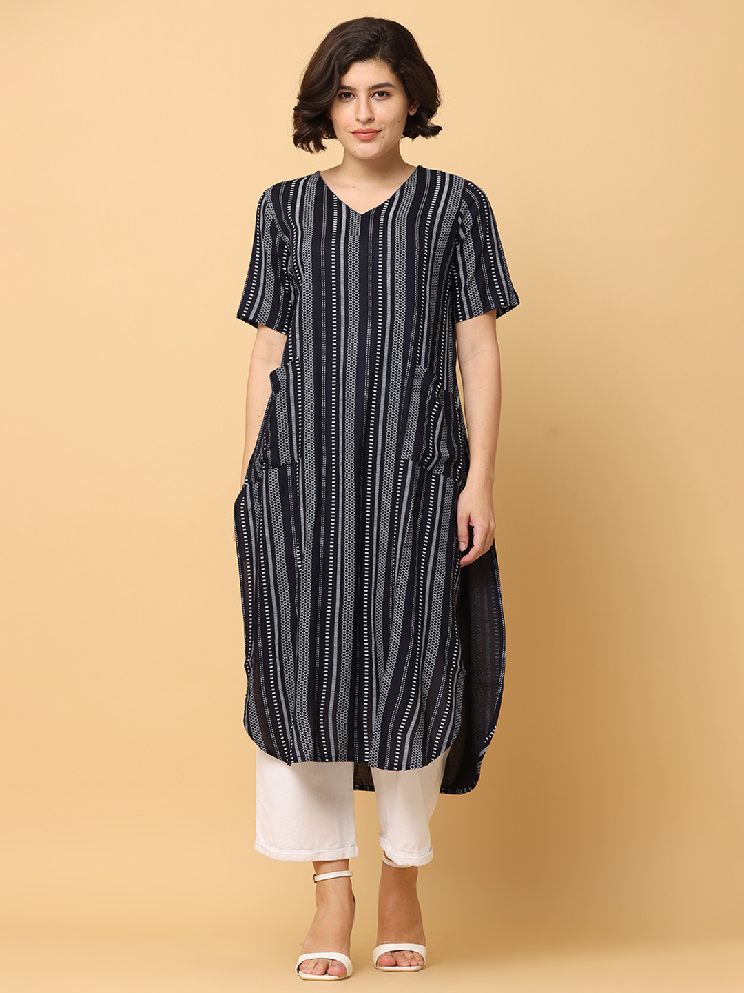 BLACK & BLAH BLAH Relaxed Fit Stripes Printed Front Pocket Liva Monochrome Kurta