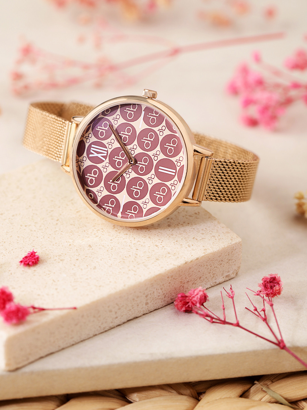 DressBerry Women Printed Dial Bracelet Style Analogue Watch DB-33-01