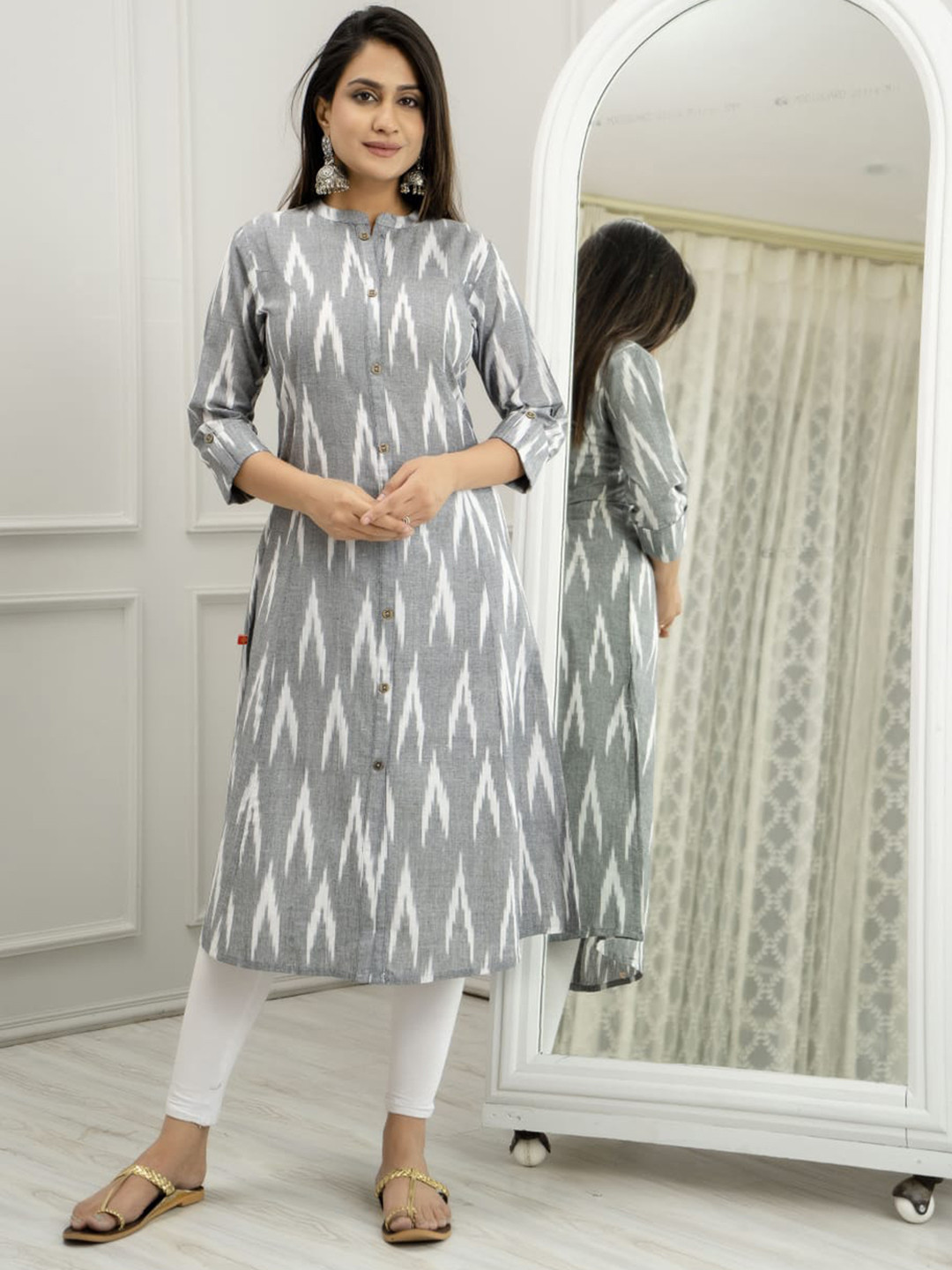 VASVI Geometric Woven Design Mandarin Collar Roll-Up Sleeves Pure Cotton Straight Kurta