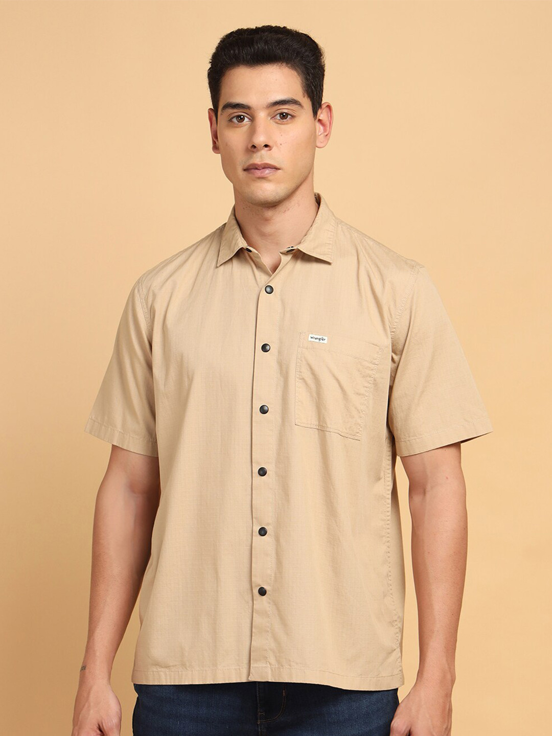 Wrangler Relaxed Fit Spread Collar Pure Cotton Casual Shirt