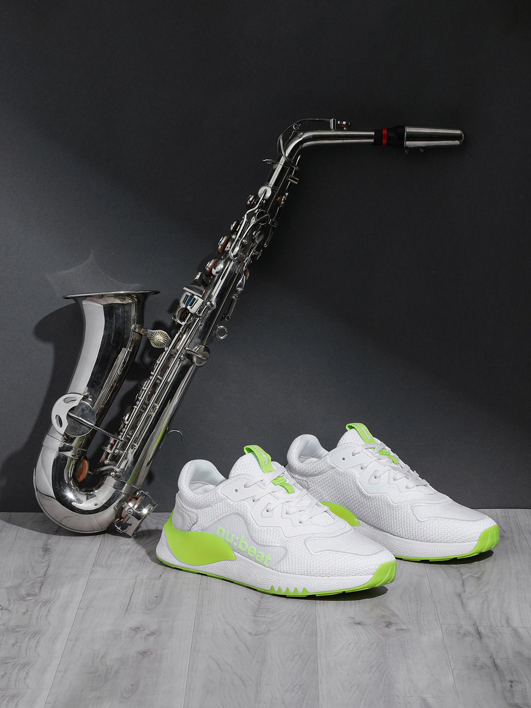 nubeat HIPSONIC White Men Sneakers