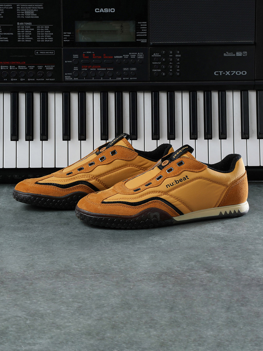 nubeat AREA909 Yellow Leather Mens Sneakers