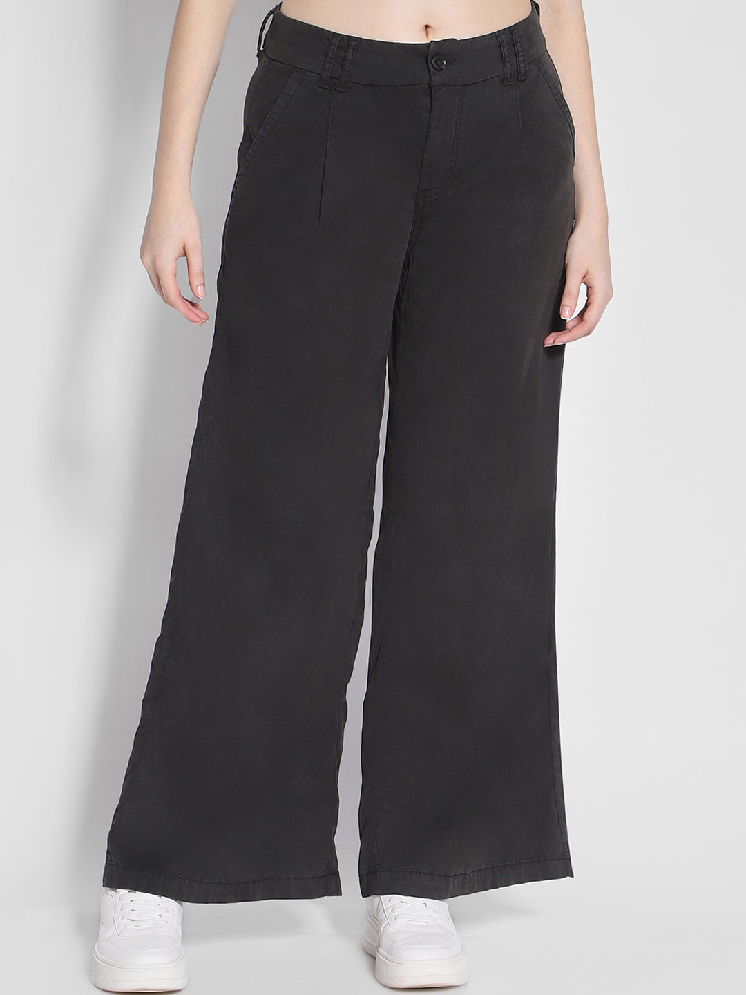 AMERICAN EAGLE OUTFITTERS Women Super Stretch High-Waisted Baggy Trousers