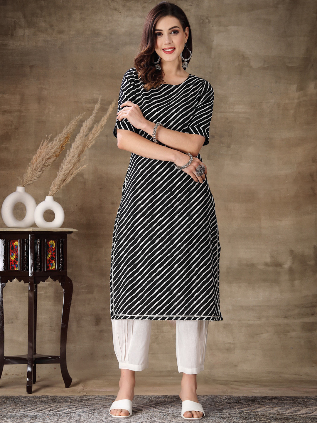 Stylum Round Neck Leheriya Printed Regular Pure Cotton Straight Kurta with Salwar