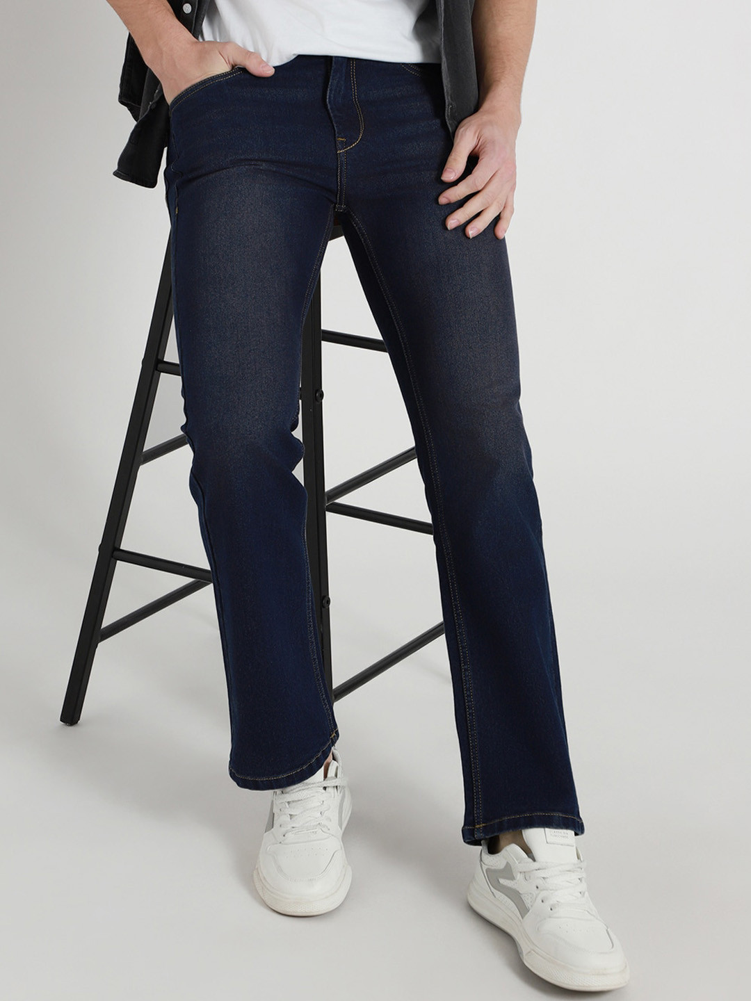 Dennis Lingo Men Bootcut Mid-Rise Dark Shade Clean Look Stretchable Jeans