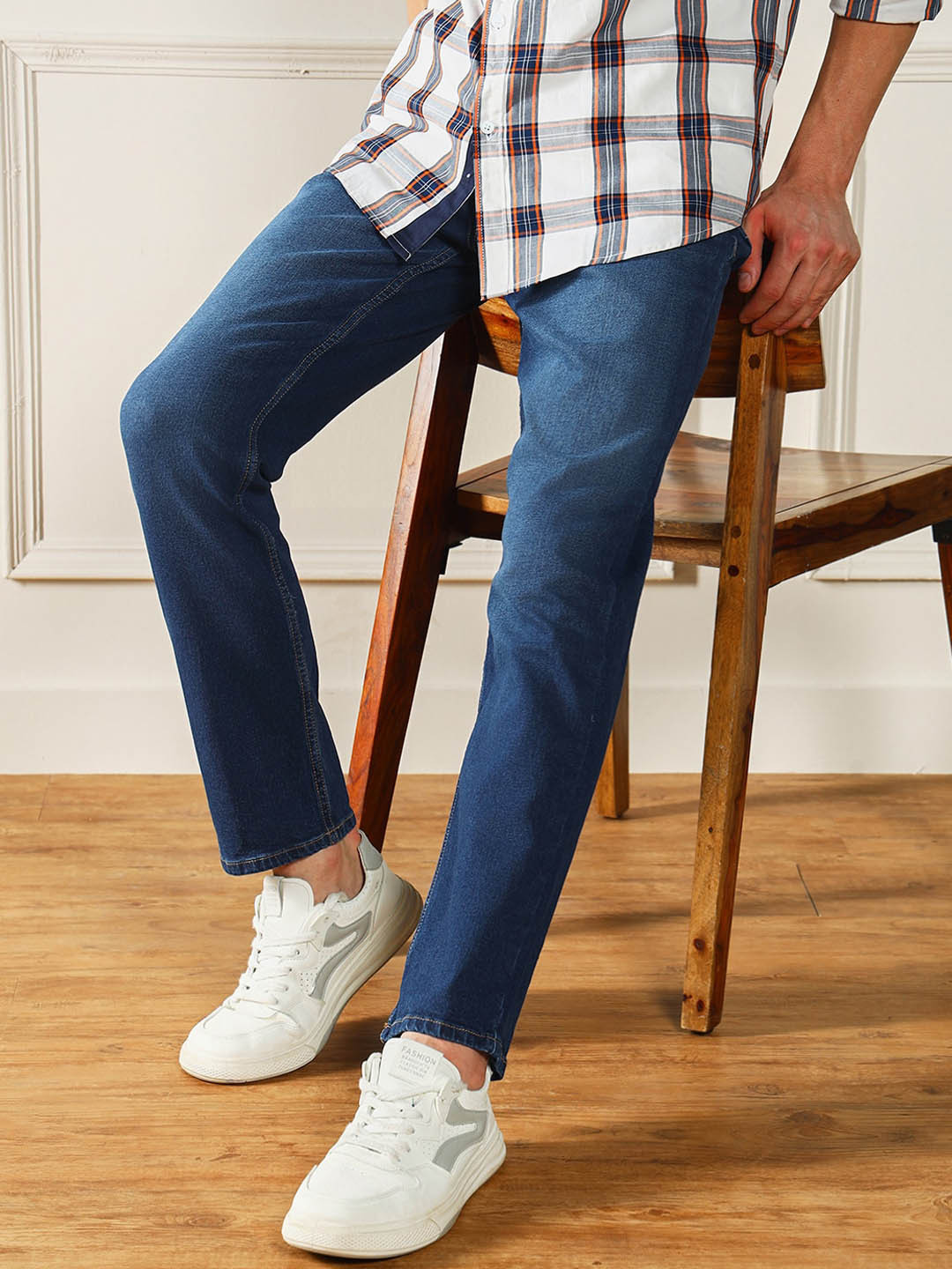 Dennis Lingo Men Straight Fit Mid-Rise Dark Shade Clean Look Stretchable Jeans