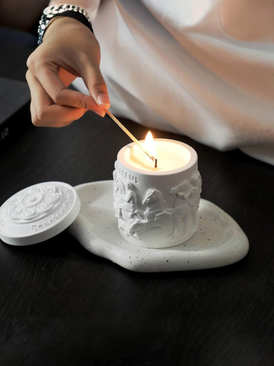 UMAI Christmas festive White Tea Honey (Aromatic and Herbaceous) Solid Jar Candles