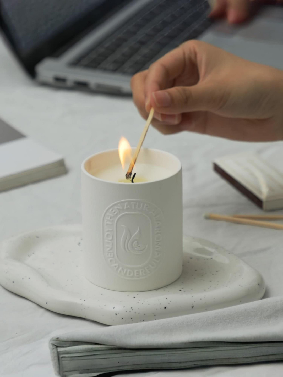 UMAI Christmas festive Green Mountains and Water (Fresh) Solid Geometric Jar Candles