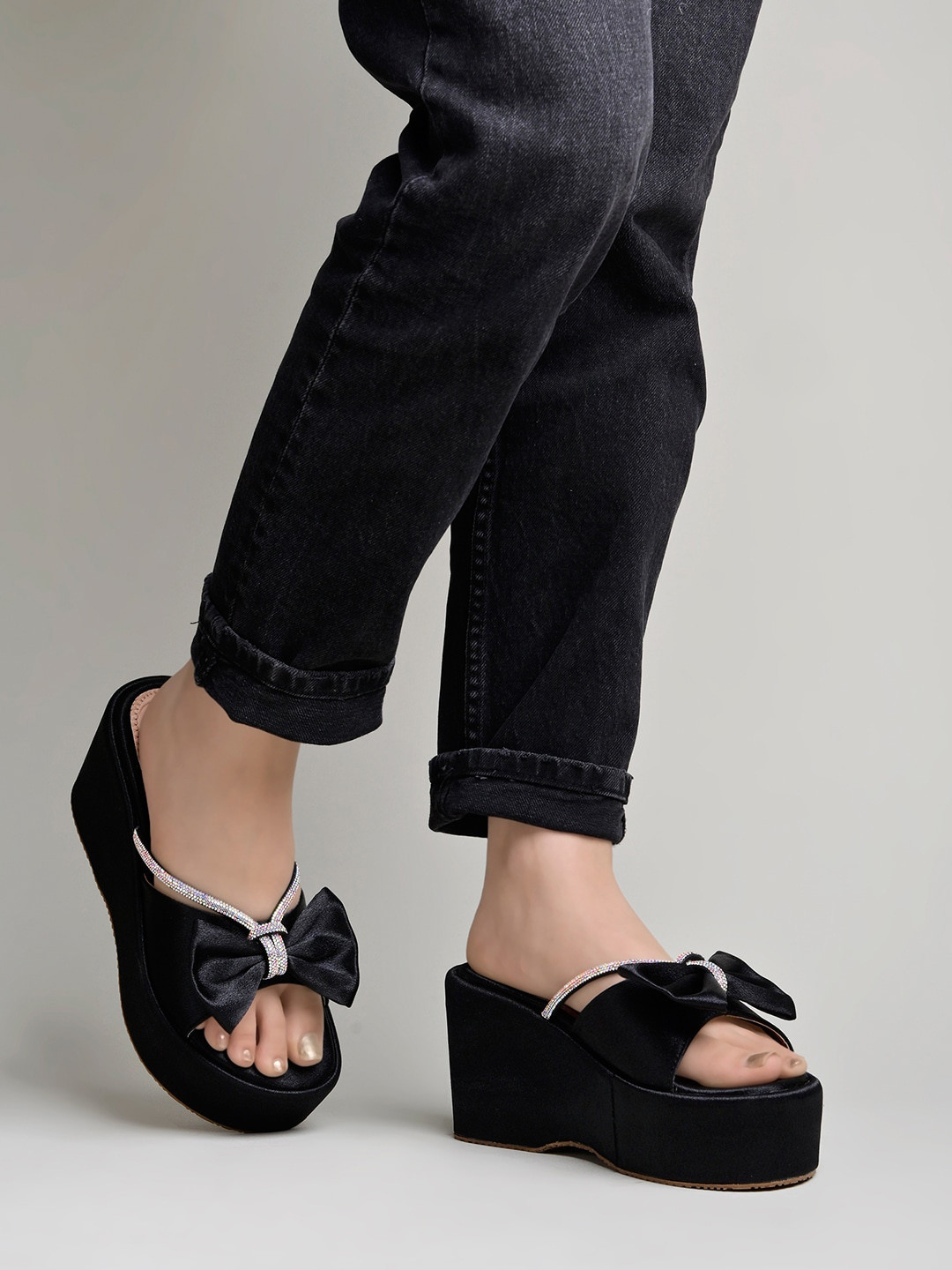 Shoetopia Embellished Open Toe Platform Heels With Bow