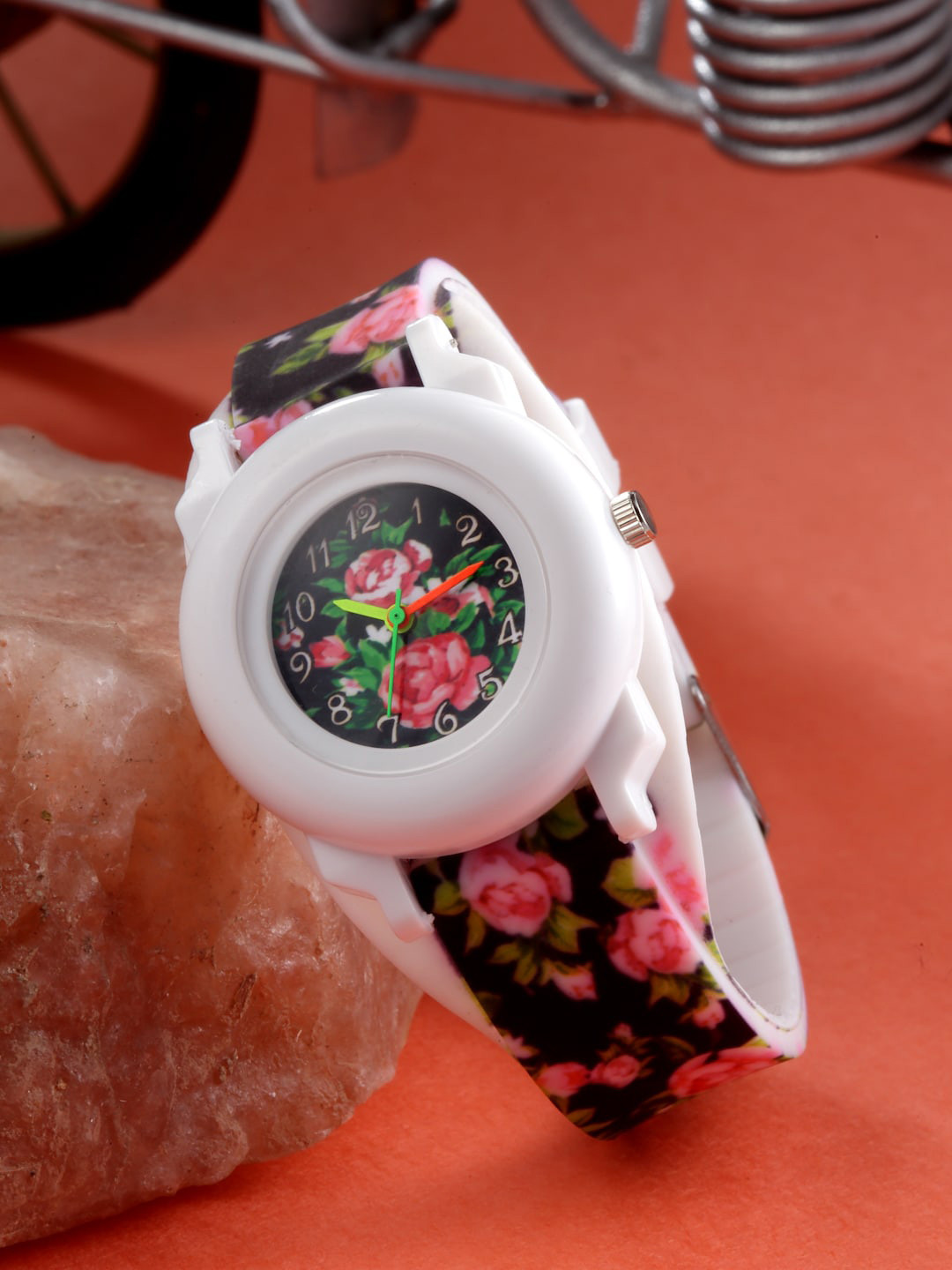 Stoln Girls Round Dial Black Analog Watch