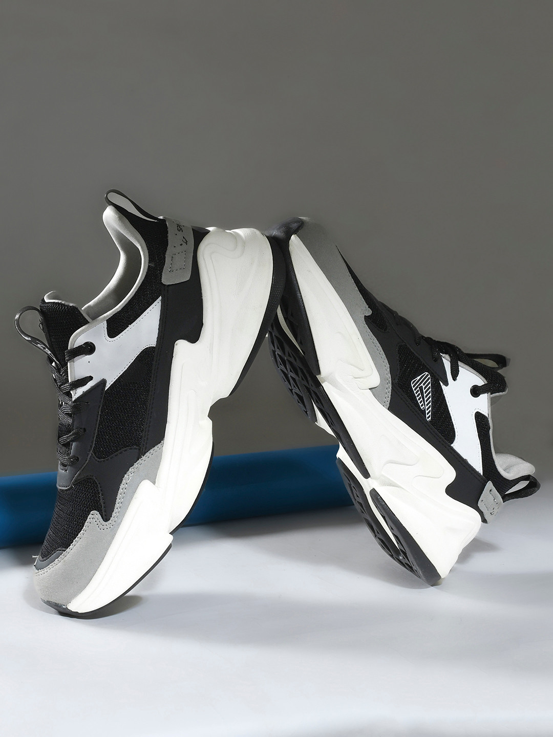 IMPAKTO Nova Kick Men Colourblocked Lightweight Mesh Sneakers