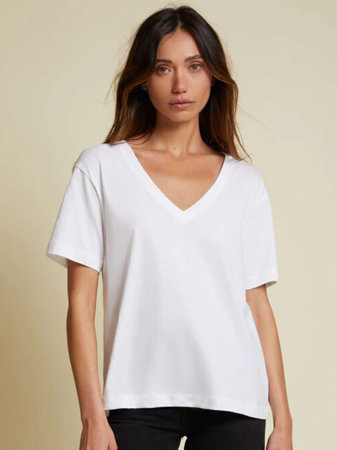 COLOR CAPITAL V-Neck Short Sleeves Realaxed Fit T-Shirt