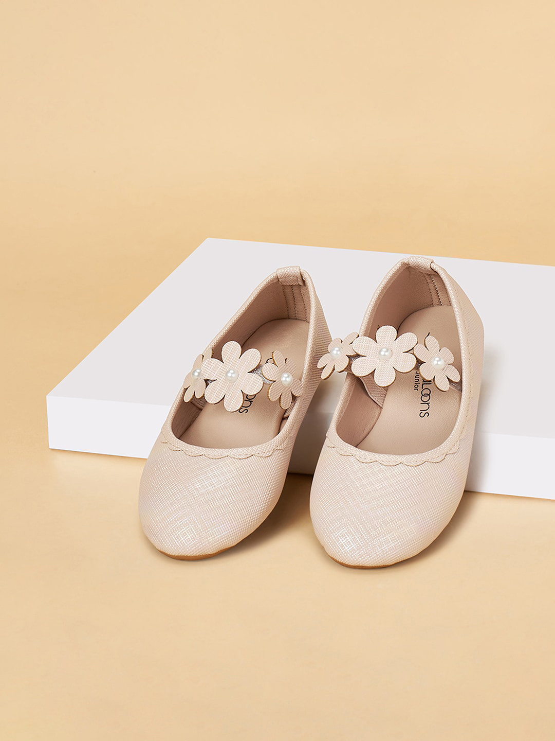 Pantaloons Junior Girls Embellished Mary Jane