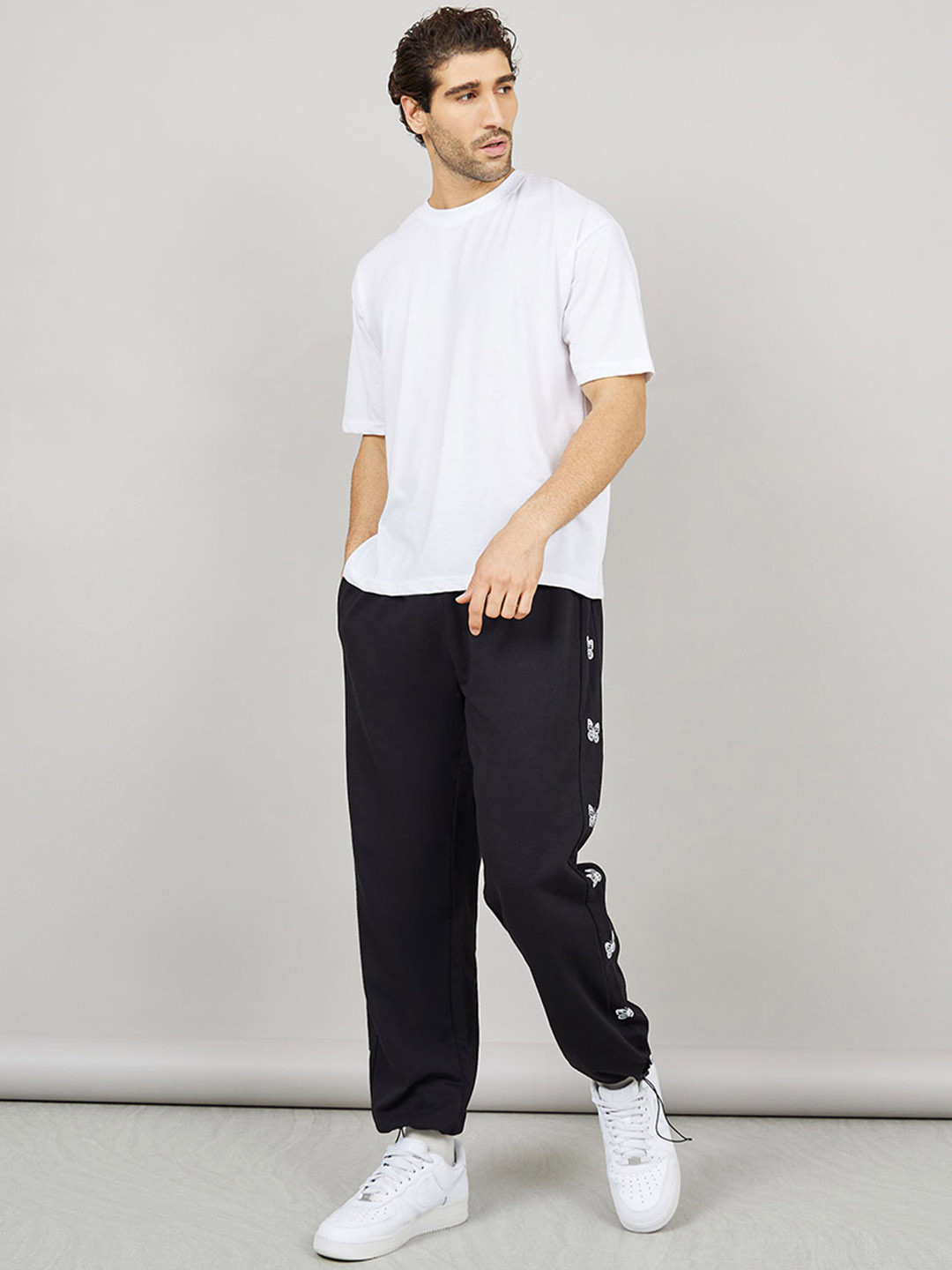 Styli Side Cut & Sew Butterfly Print Relaxed Fit Joggers