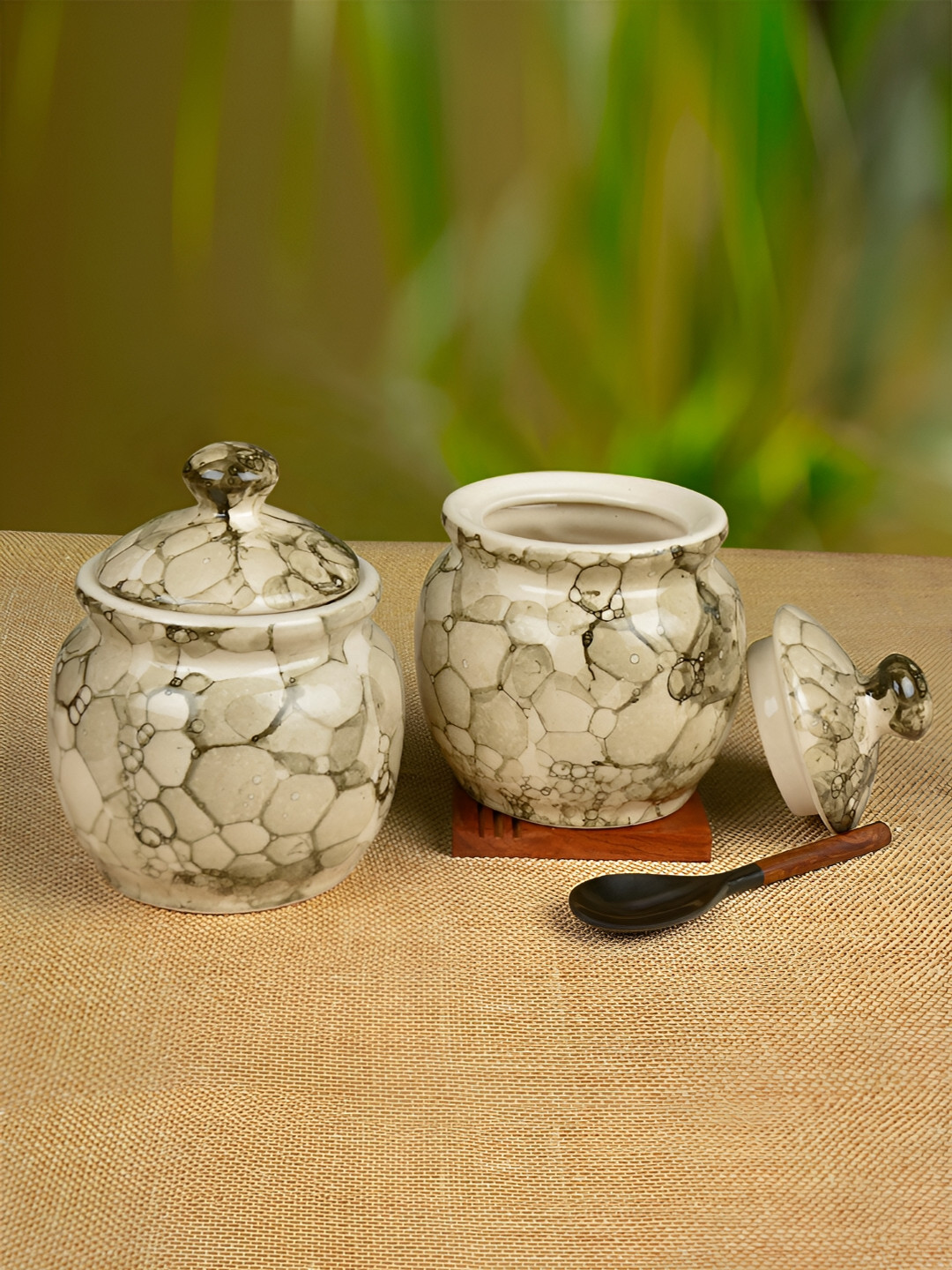 Stylemyway Black Marble Ceramic 2 Piece Flip Top Jar-500ml