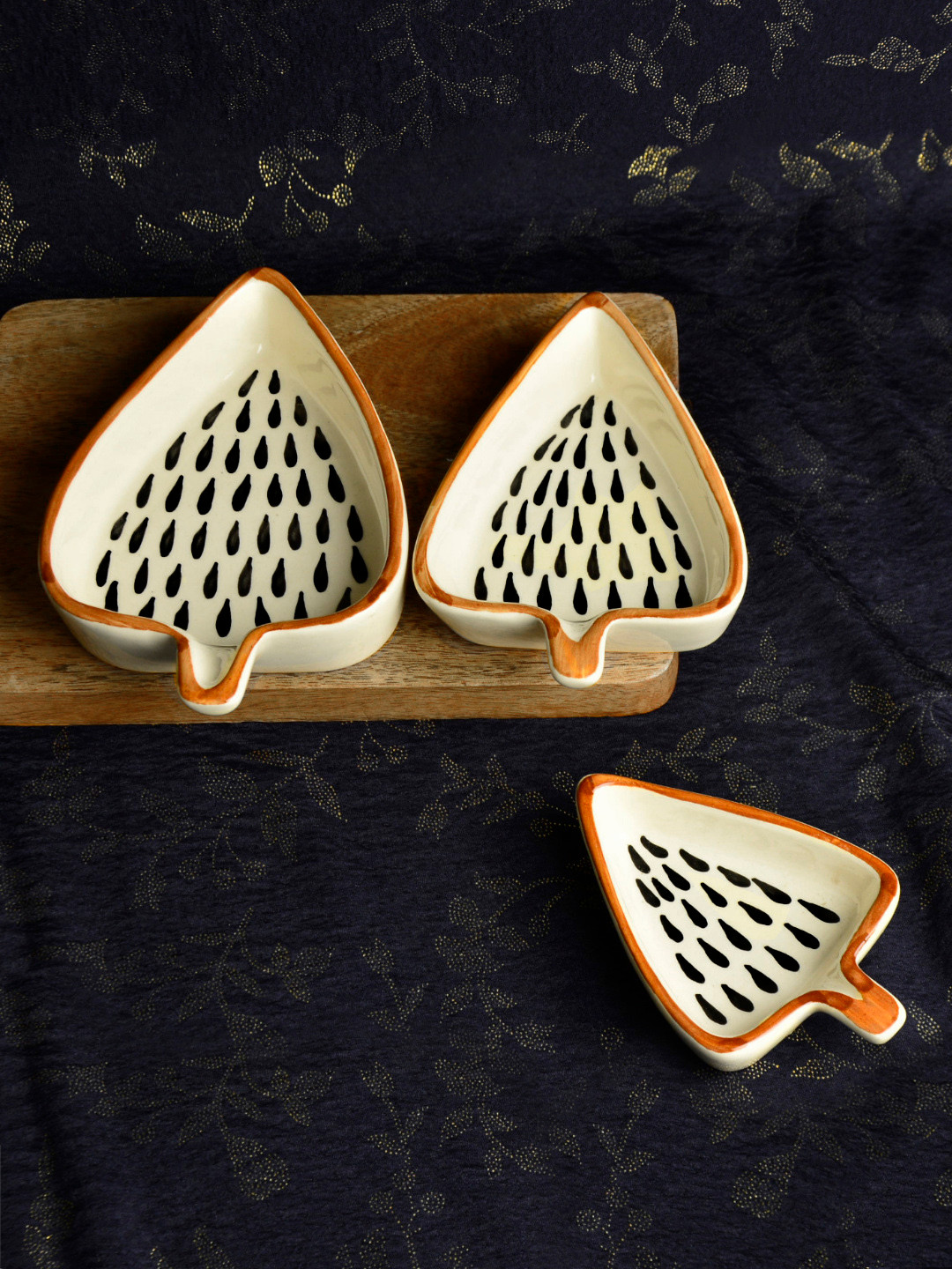 StyleMyWay White & Brown 3 Pieces Printed Ceramic Microwave Safe Food Platters