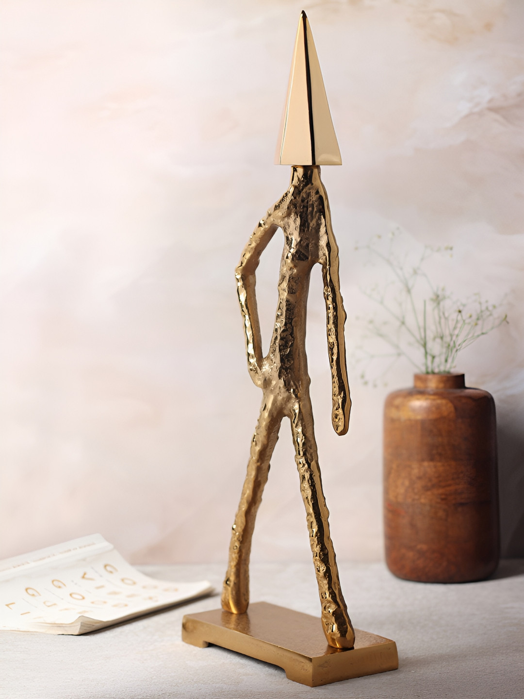 Decor de Maison Arrowed Being Gold Metal Metallic Living Room Large Showpiece - 3 Inches