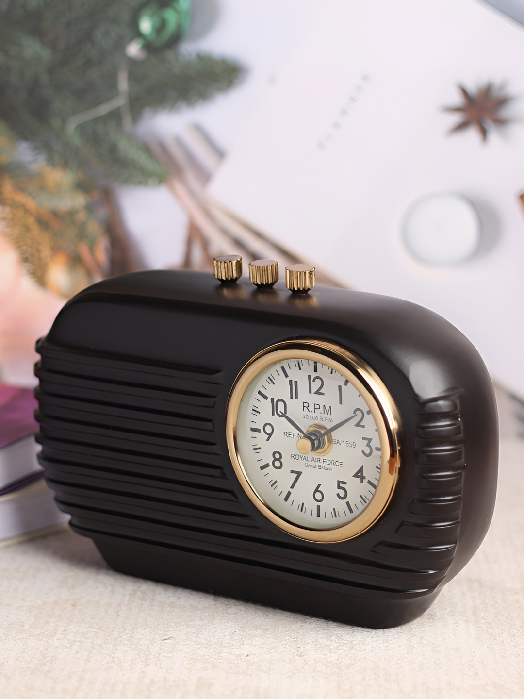 Decor de Maison Black Contemporary Round Shaped Table Clock