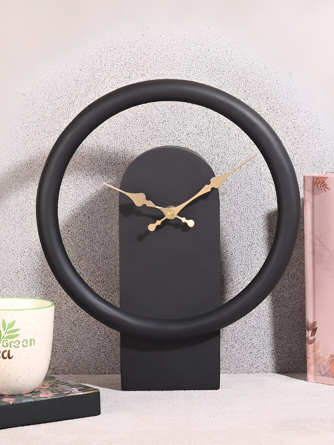 Decor de Maison Black Round Contemporary Wall Clock