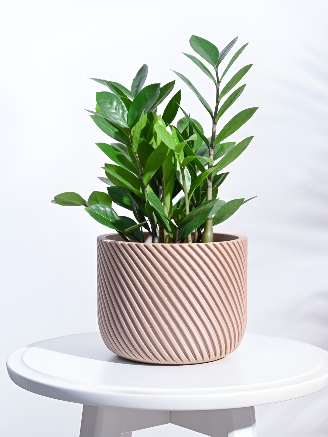 UGAOO Oblique Elegance Brown Textured Wooden Planter