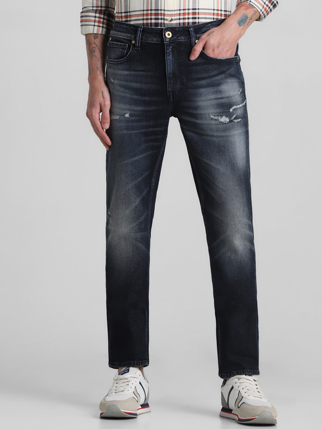 Jack & Jones Men Clark Low Distress Heavy Fade Stretchable Jeans