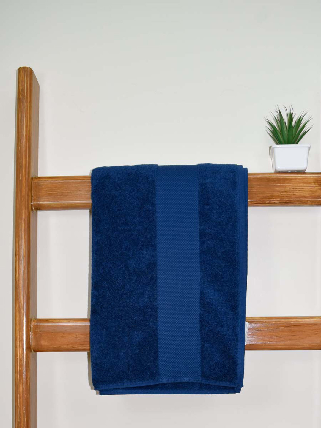 Aura Navy Blue Cotton 610 Gsm Bath Towel