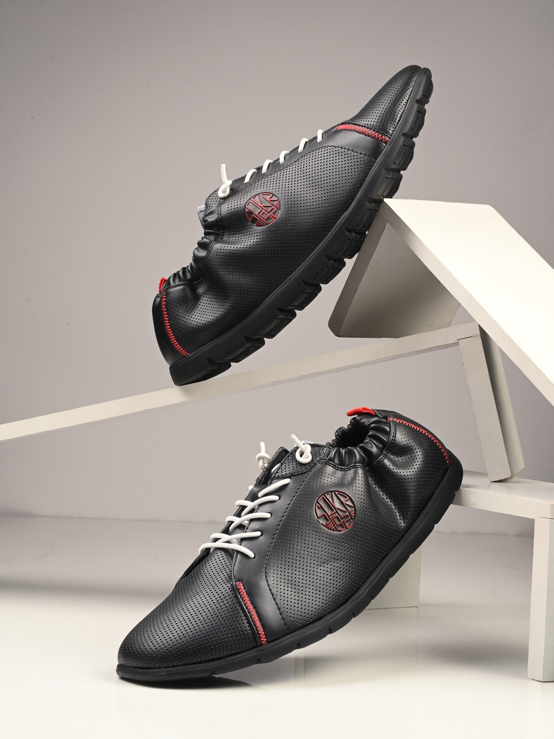 SPYKAR Men LOJO Comfort Slip-On Sneakers