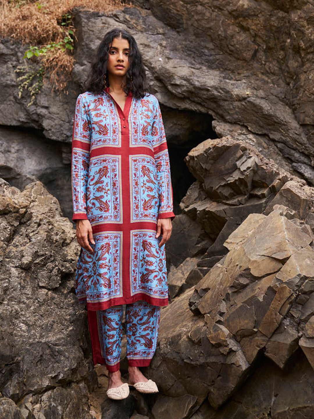 Dash and Dot Ethnic Motifs Print Mandarin Collar Top