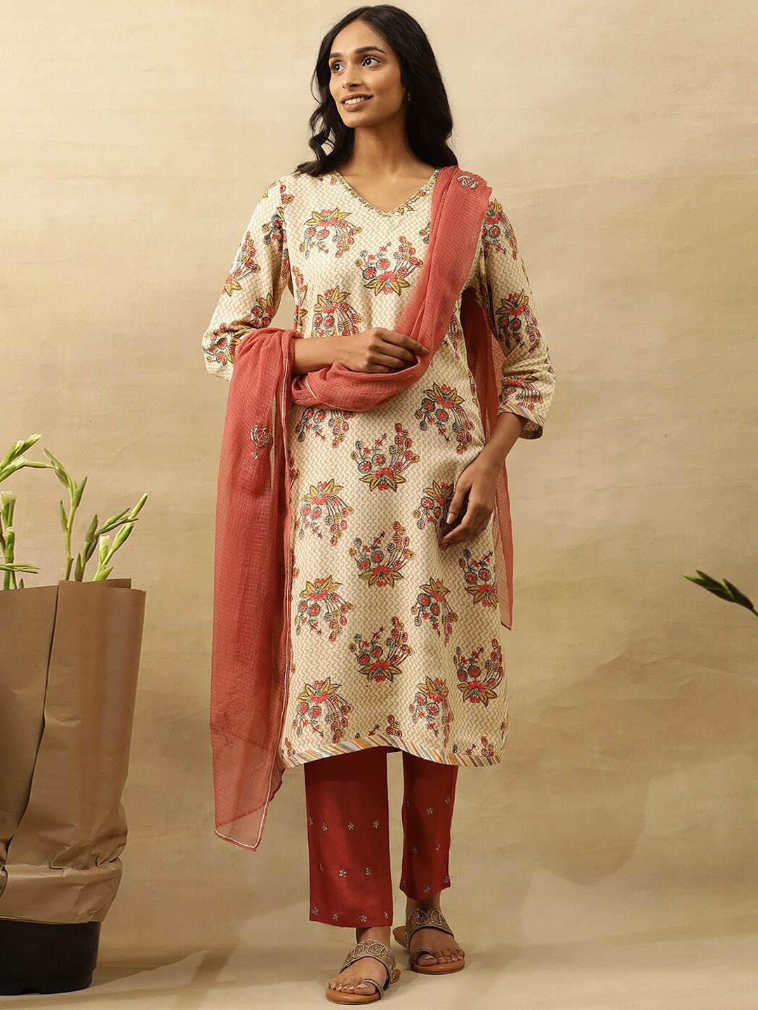 Folk Song  V-Neck Floral Printed Mirror Folk Song ork Straight Kurta