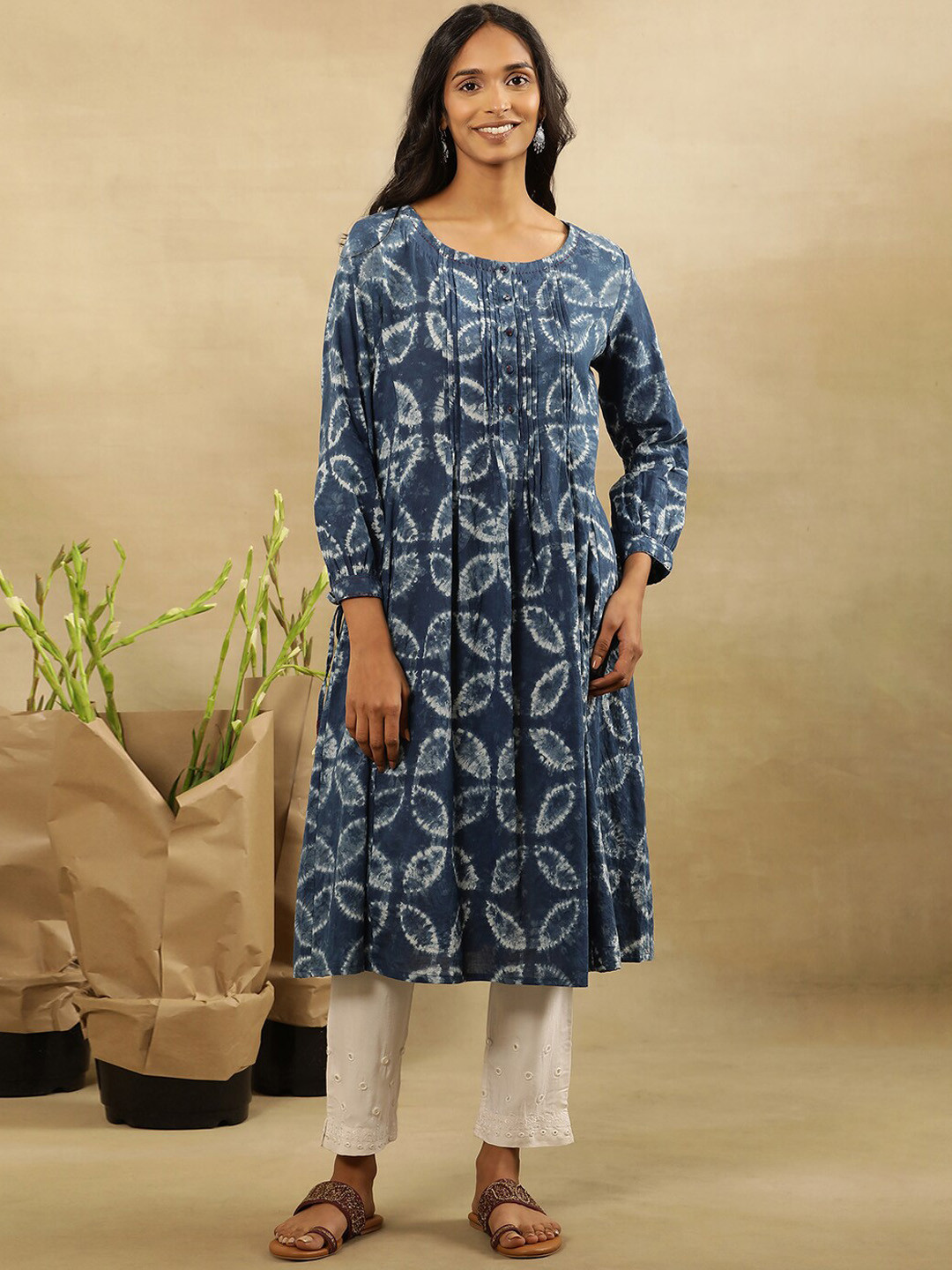 Folk Song  Dyed Round Neck Thread Folk Song ork A-Line Cotton Kurta