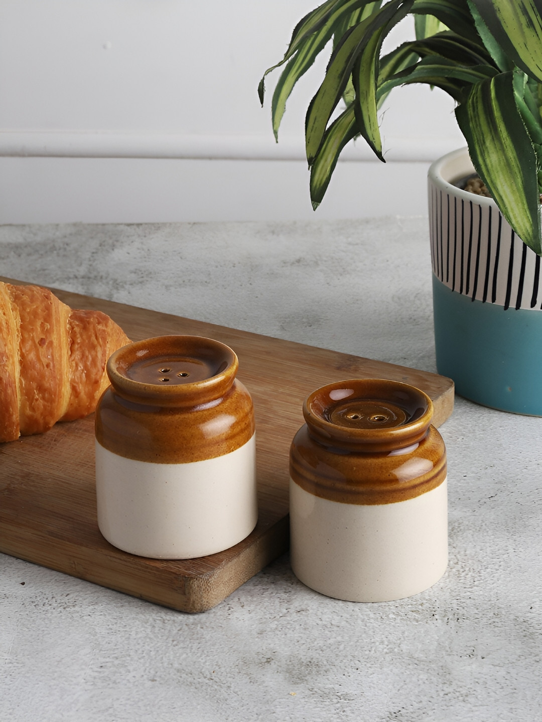 The Decor Lane Brown Ceramic 2 Piece Clip-On Canister