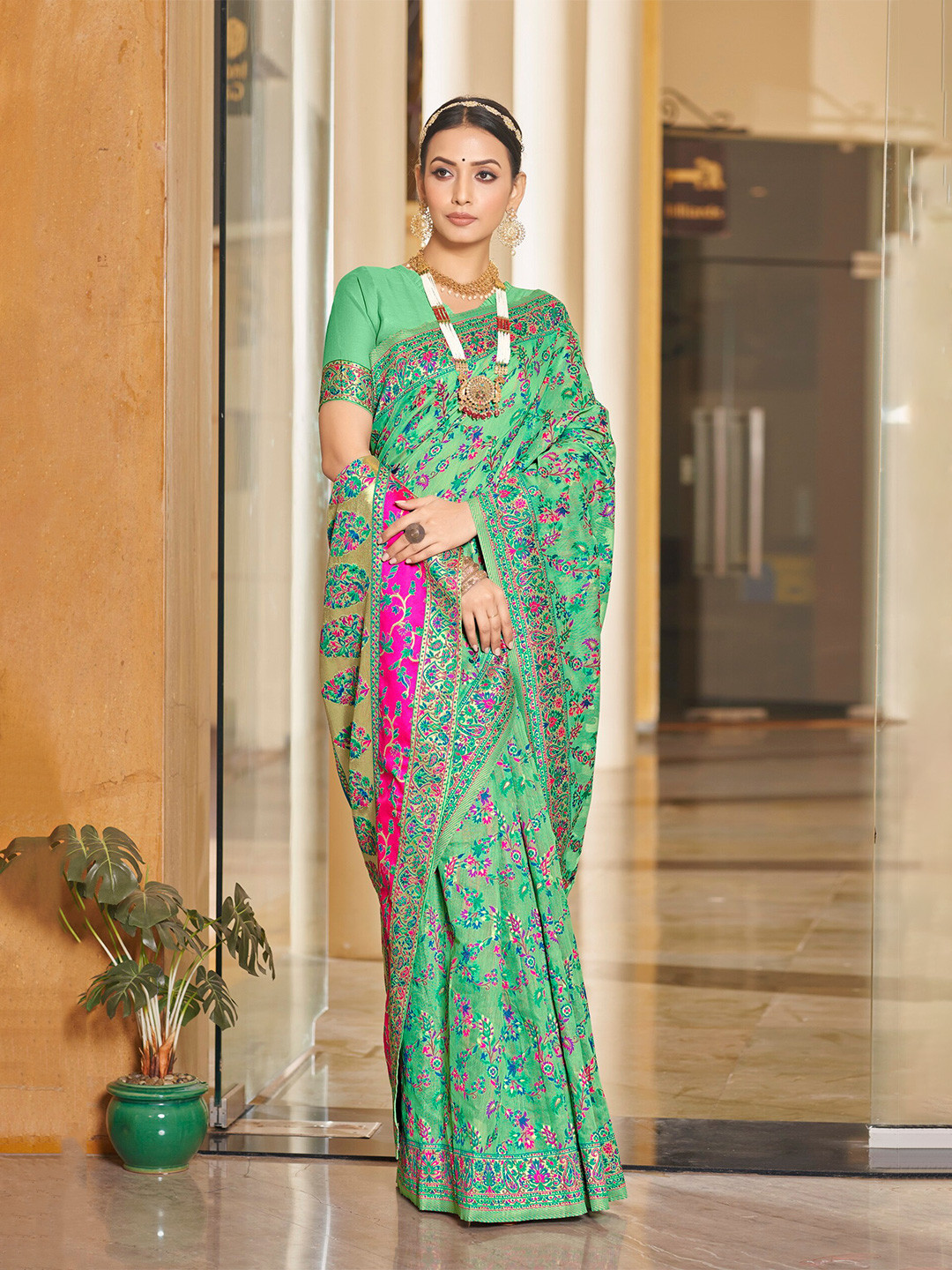 SARIYA Woven Design Zari Pashmina Banarasi Saree