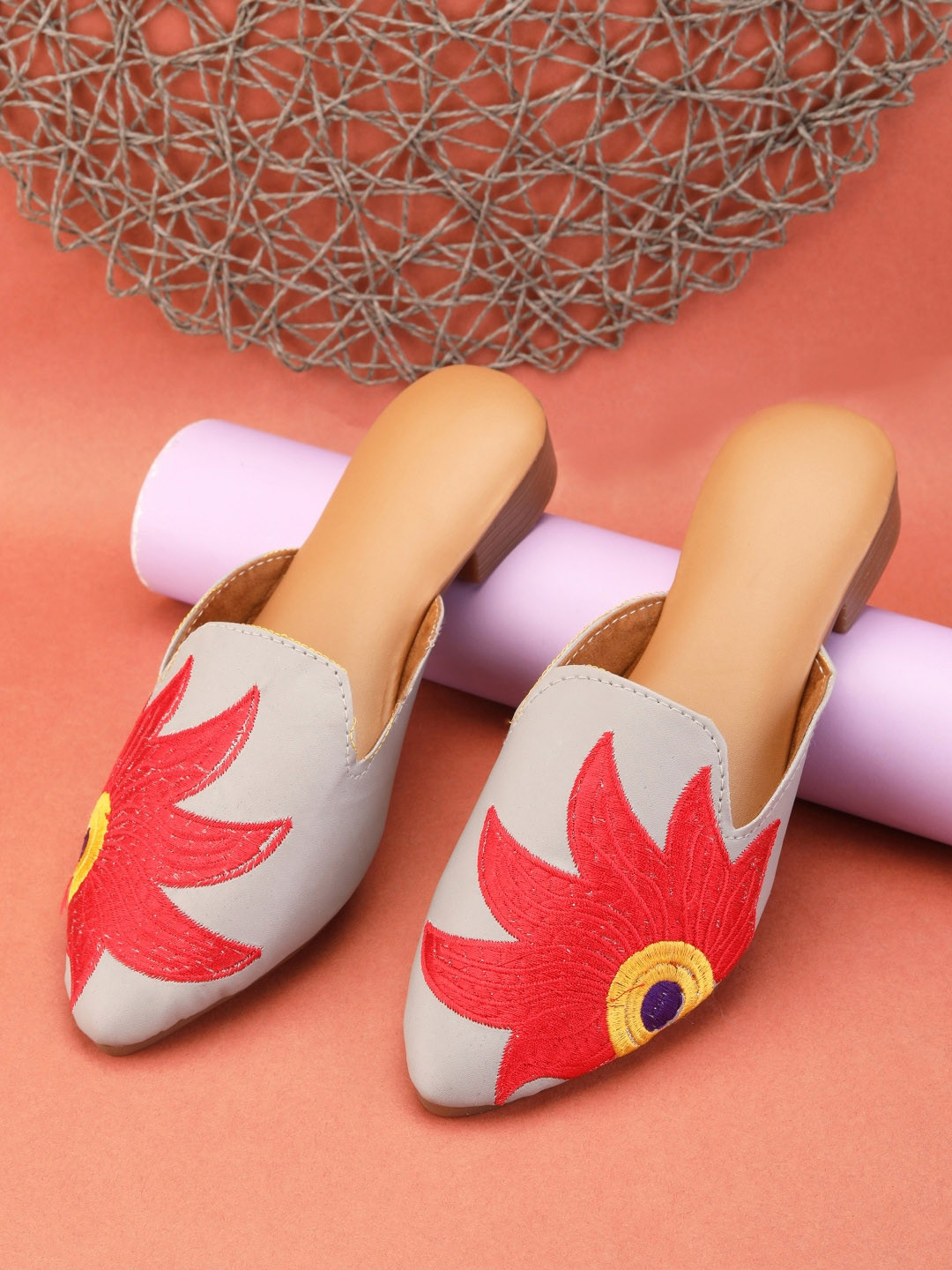 Apratim Embroidered Pointed Toe Mules