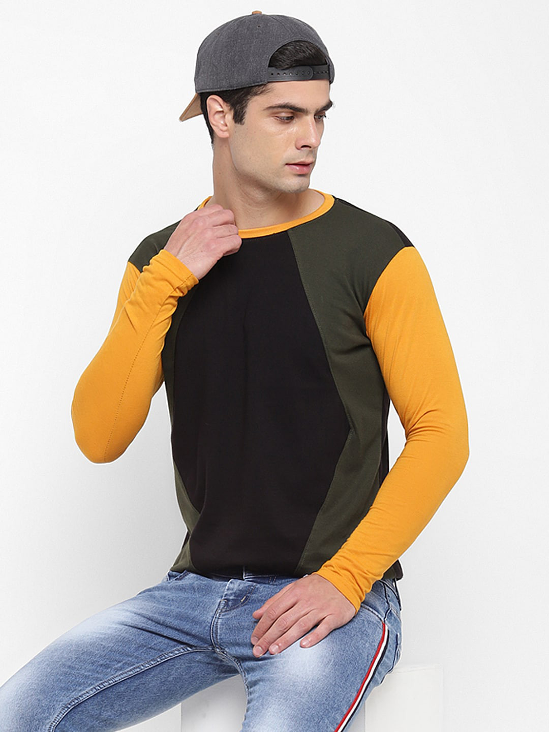 Bukkl Colourblocked Slim Fit Cotton T-shirt