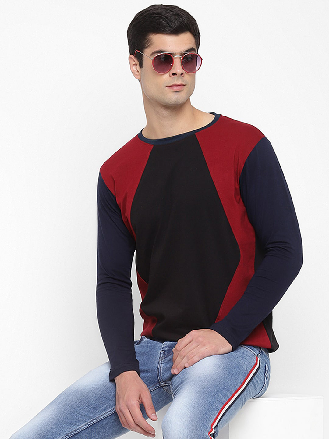 Bukkl Colourblocked Extended Sleeves Slim Fit Cotton T-shirt