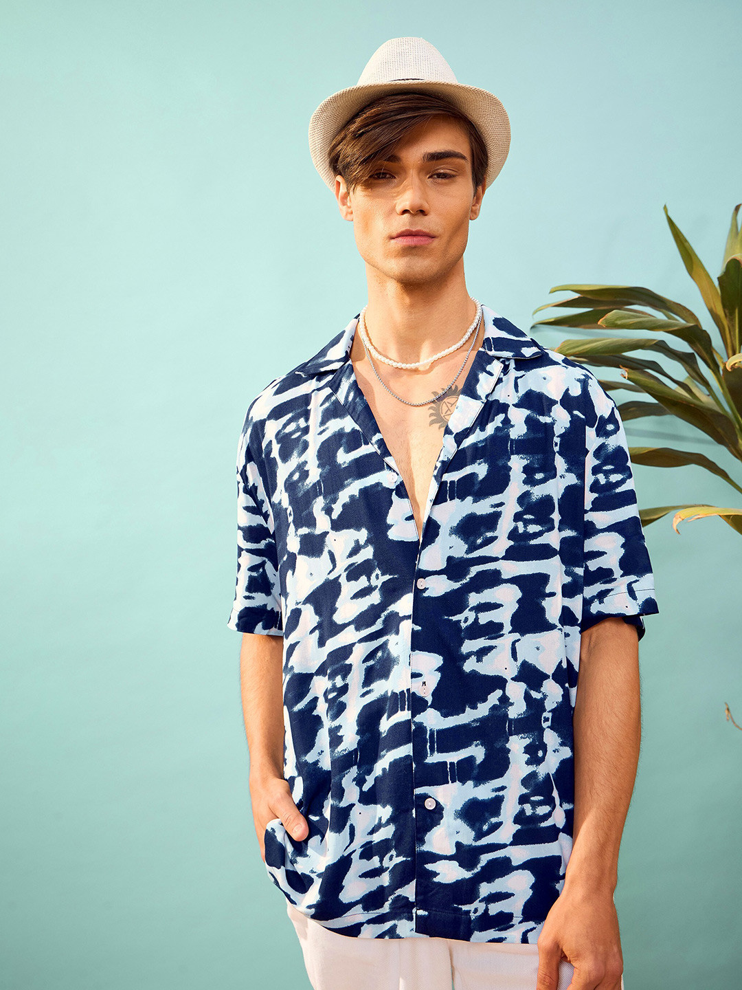 MASCLN SASSAFRAS Blue & White Abstract Printed Relaxed Opaque Casual Shirt