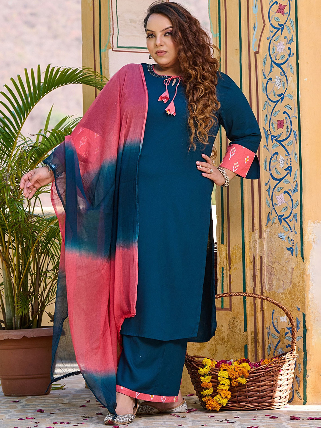 PrettyPlus by Desinoor.com Women Regular Beads and Stones Kurta with Palazzos & With Dupatta