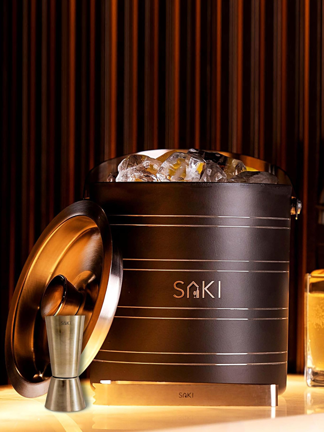 SAKI Grey Stainless Steel Ice Bucket with Jigger 1.5L